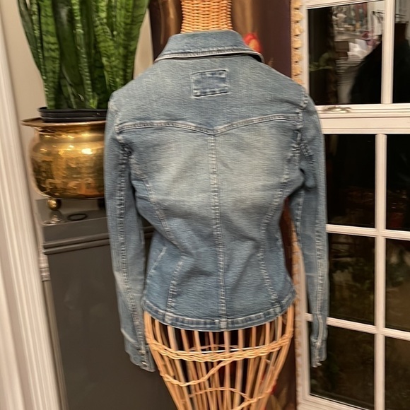 A.M.I. ⭐️Jeans jacket - Picture 6 of 7